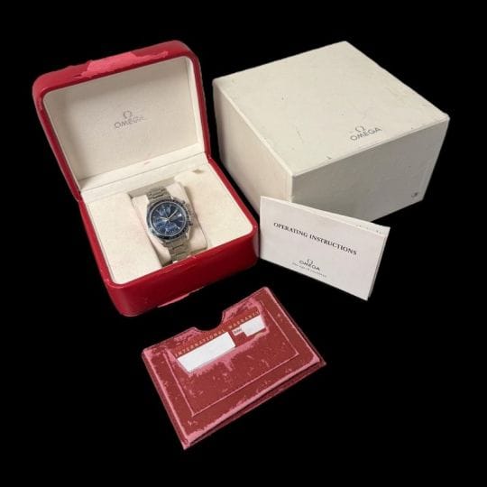 Omega Speedmaster Date Chronograph Watch  - Image 11