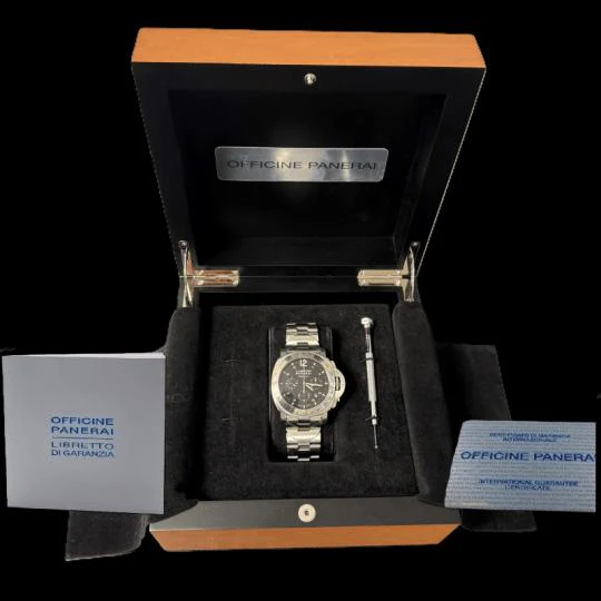 Panerai Luminor Watch  - Image 11