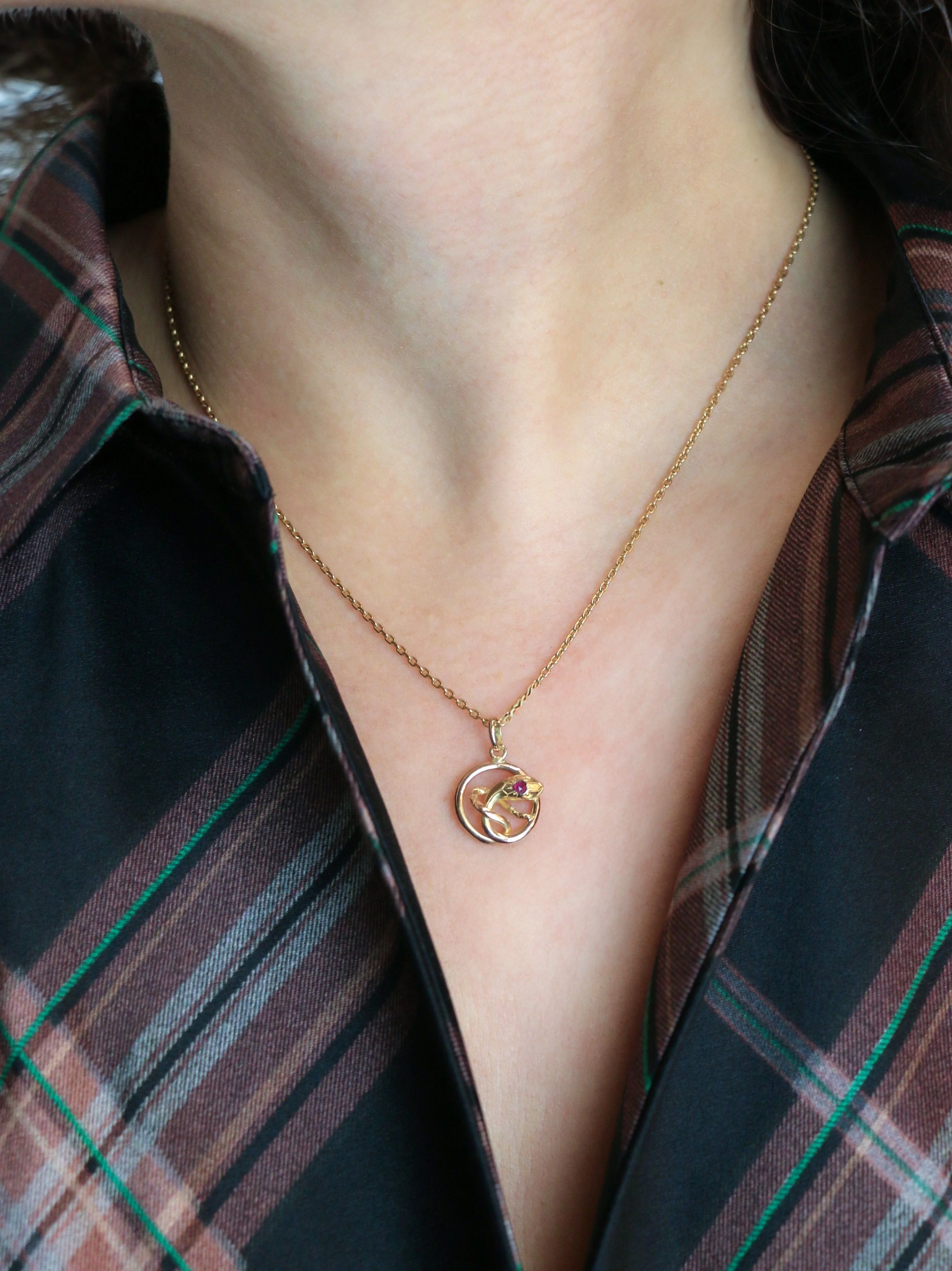 Antique yellow gold snake charm pendant - Image 6