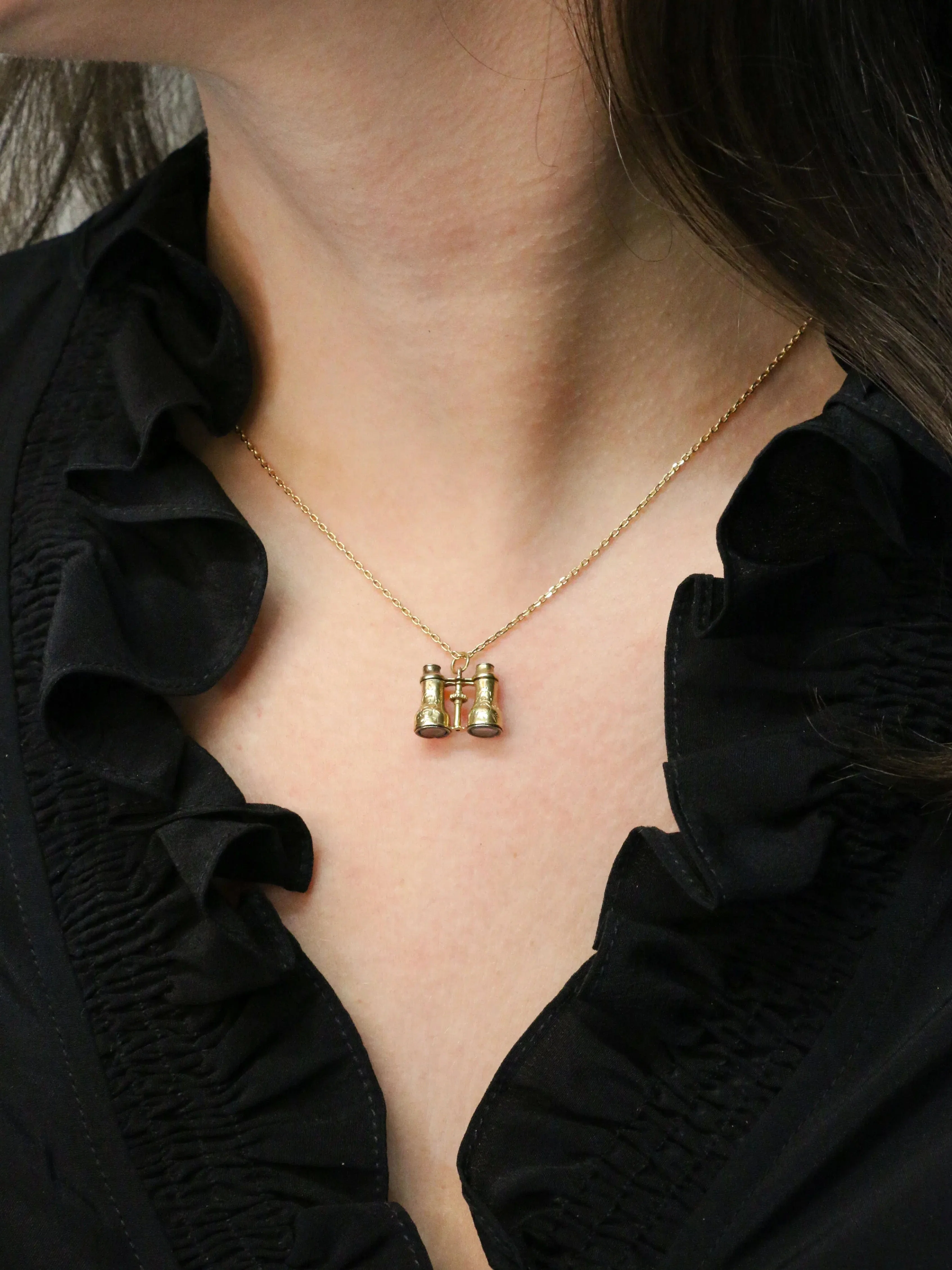 Yellow gold twins pendant - Image 10