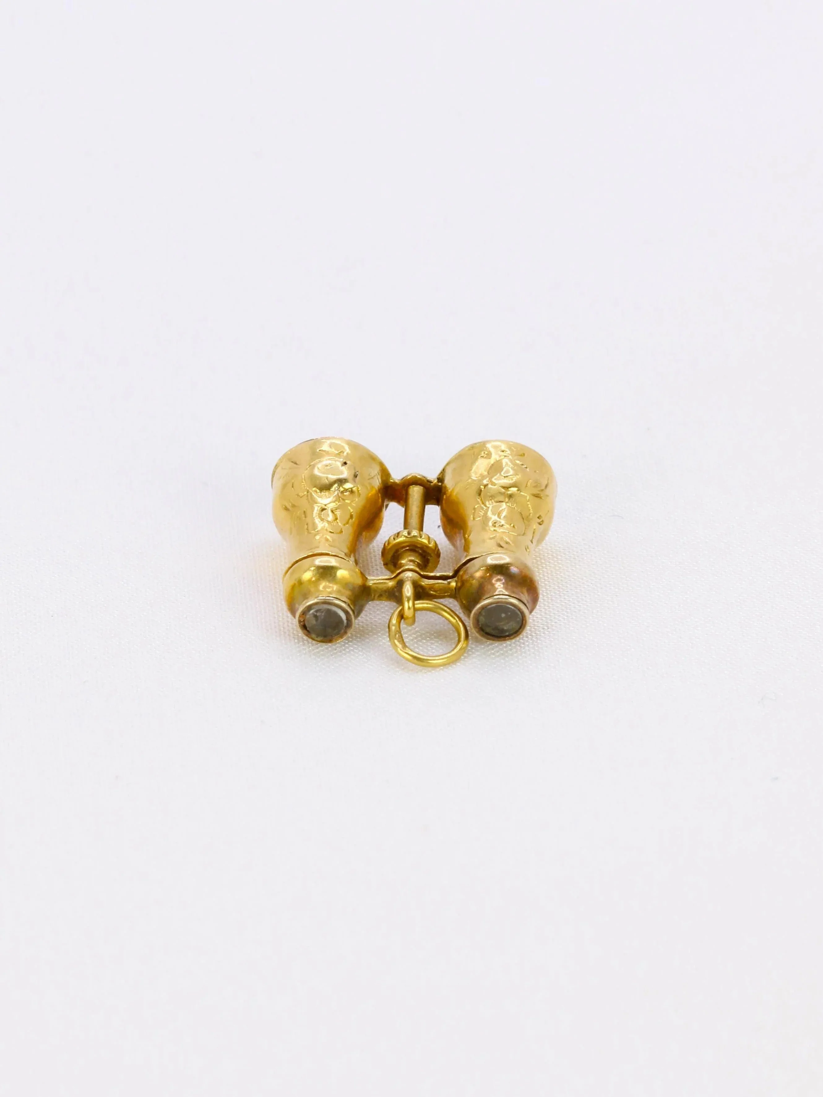 Yellow gold twins pendant - Image 6