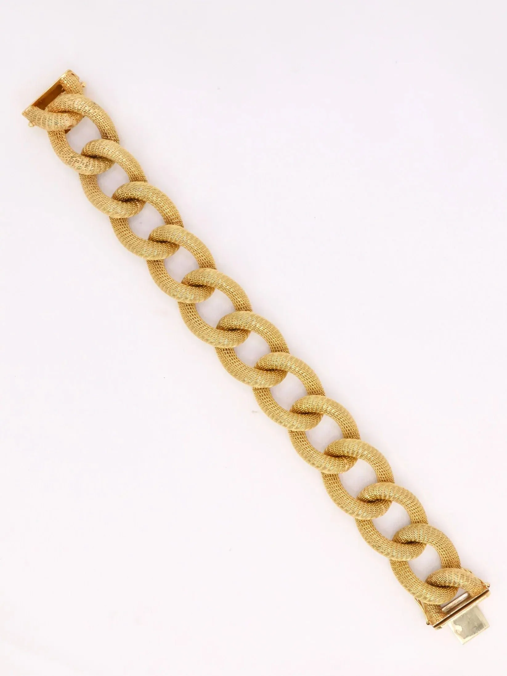 Yellow gold bracelet with oval textured links - Image 3