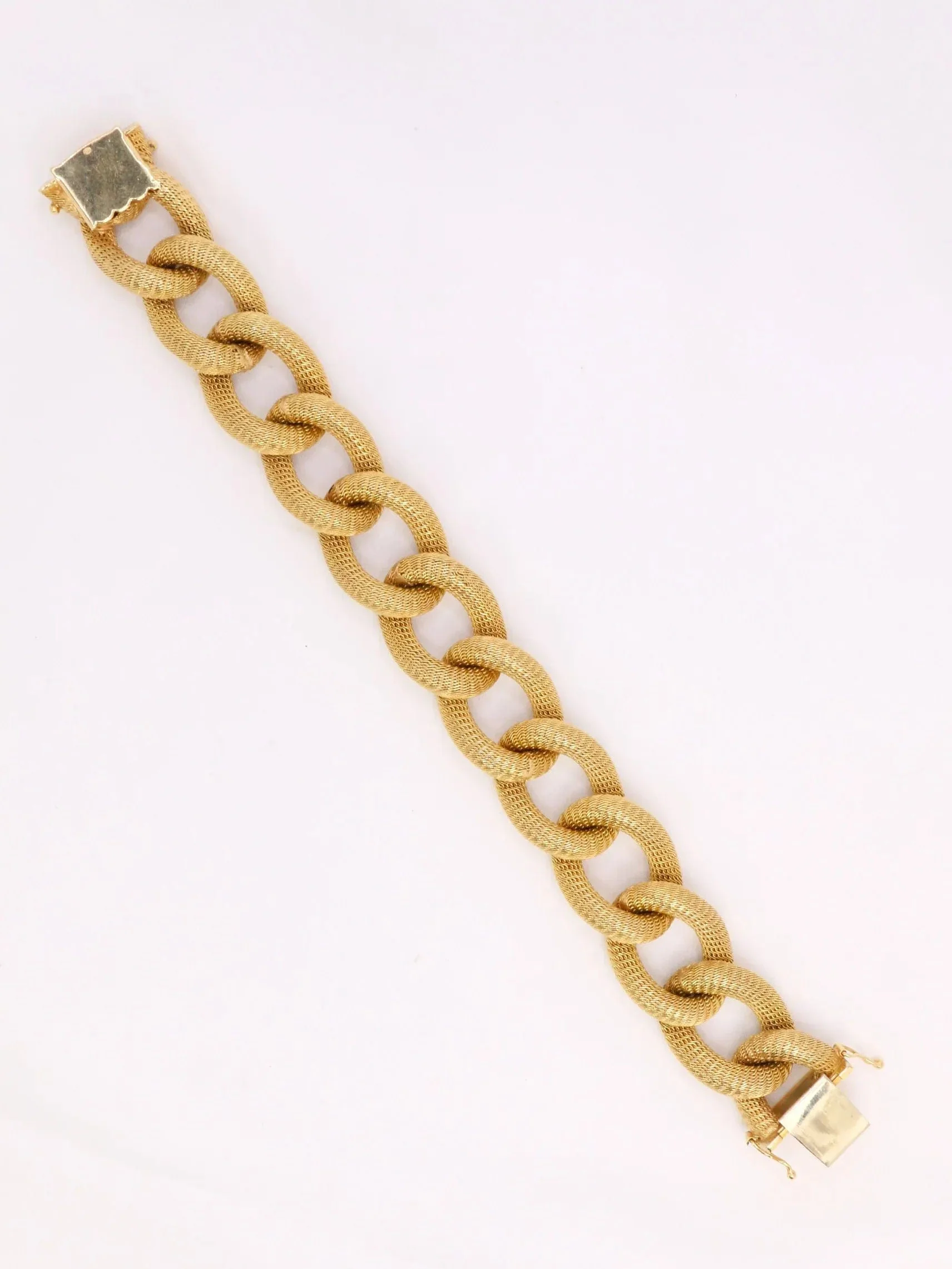 Yellow gold bracelet with oval textured links - Image 7