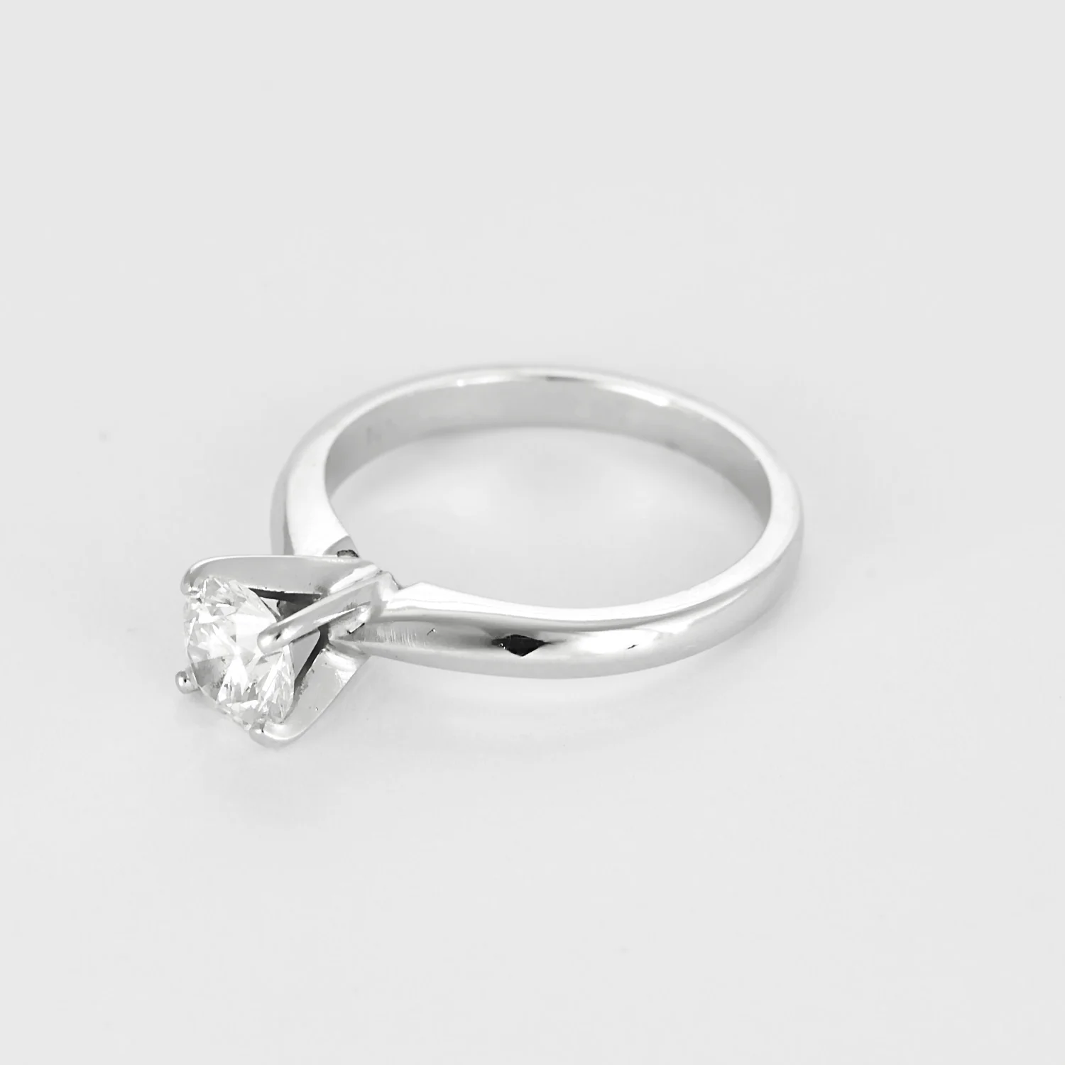 Solitaire in white gold and diamonds  - Image 3