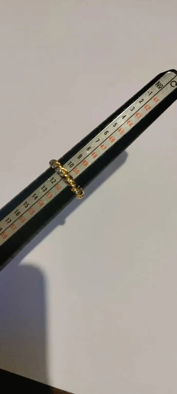 Yellow gold and diamond wedding ring - Image 6